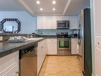 Siesta key Beach, Vacation Condo Upscale Furnishings.